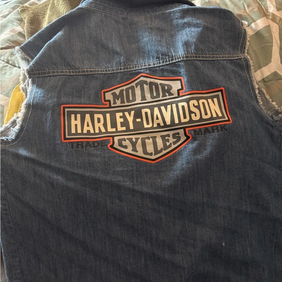 Harley-Davidson Blue Jeans with Embroidered Branding and Classic Styling - Picture 3 of 4